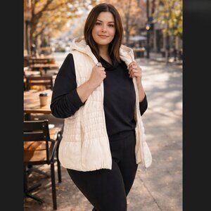 Torrid Ivory Puffer Vest 2X 18 20 Hooded Cinch Waist Quilted Nylon Pockets Plus
